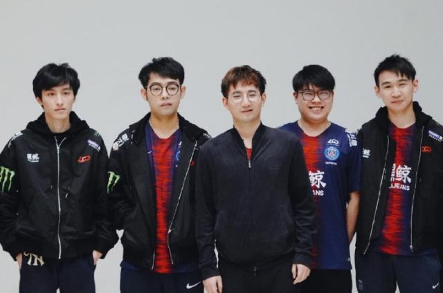 招牌动作 招牌动作